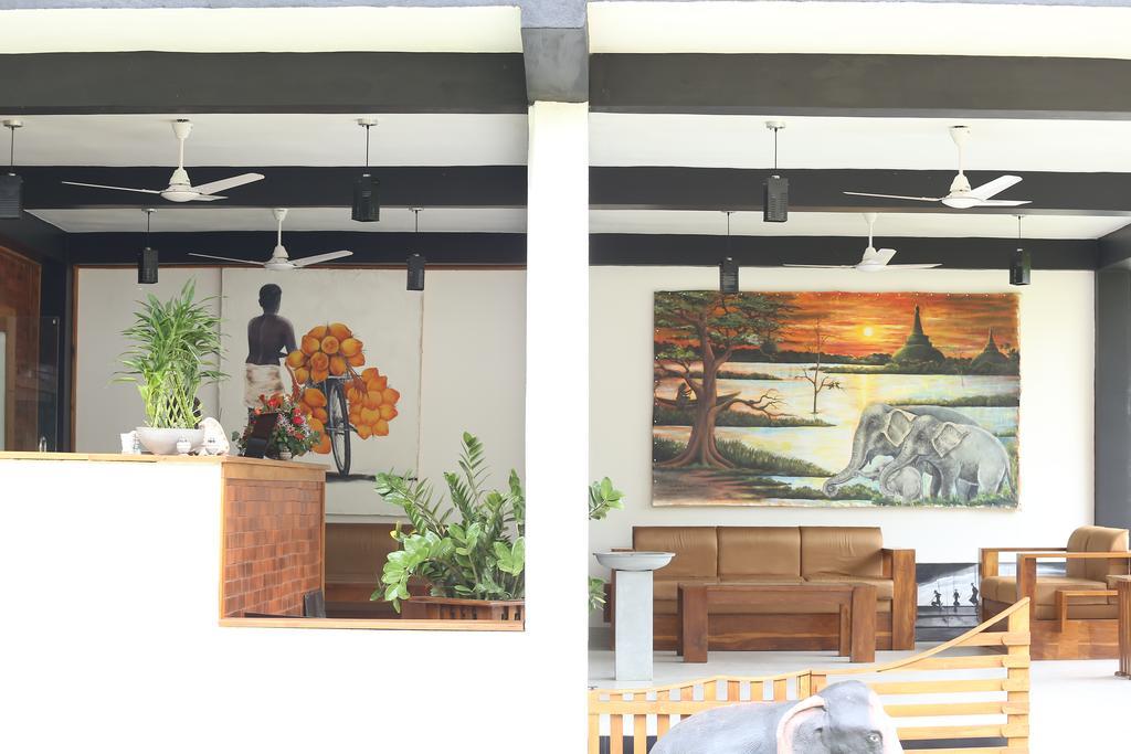 Eco Hotel Black & White - Anuradhapura Mihintale Exterior foto