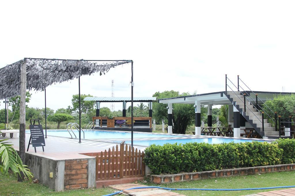 Eco Hotel Black & White - Anuradhapura Mihintale Exterior foto