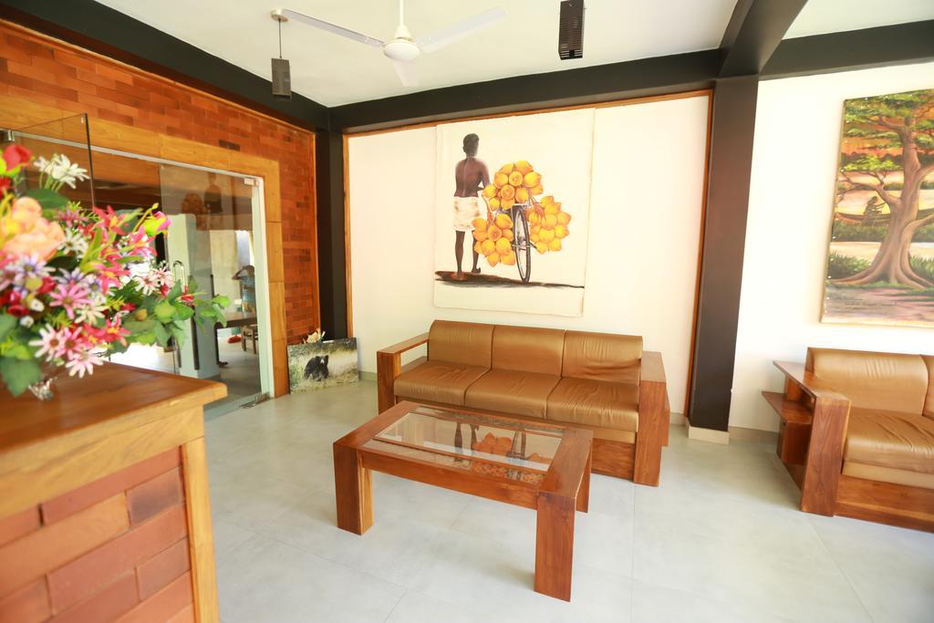 Eco Hotel Black & White - Anuradhapura Mihintale Exterior foto