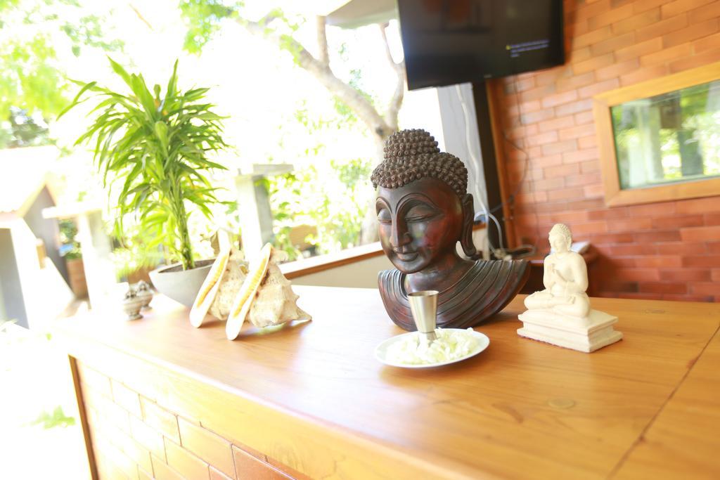 Eco Hotel Black & White - Anuradhapura Mihintale Exterior foto