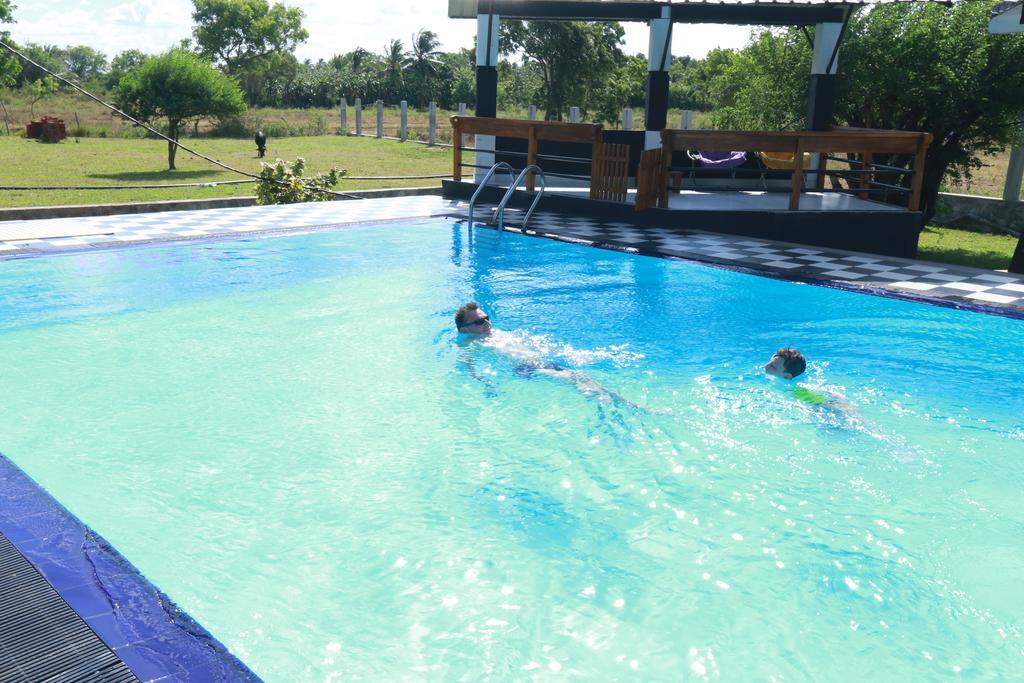 Eco Hotel Black & White - Anuradhapura Mihintale Exterior foto